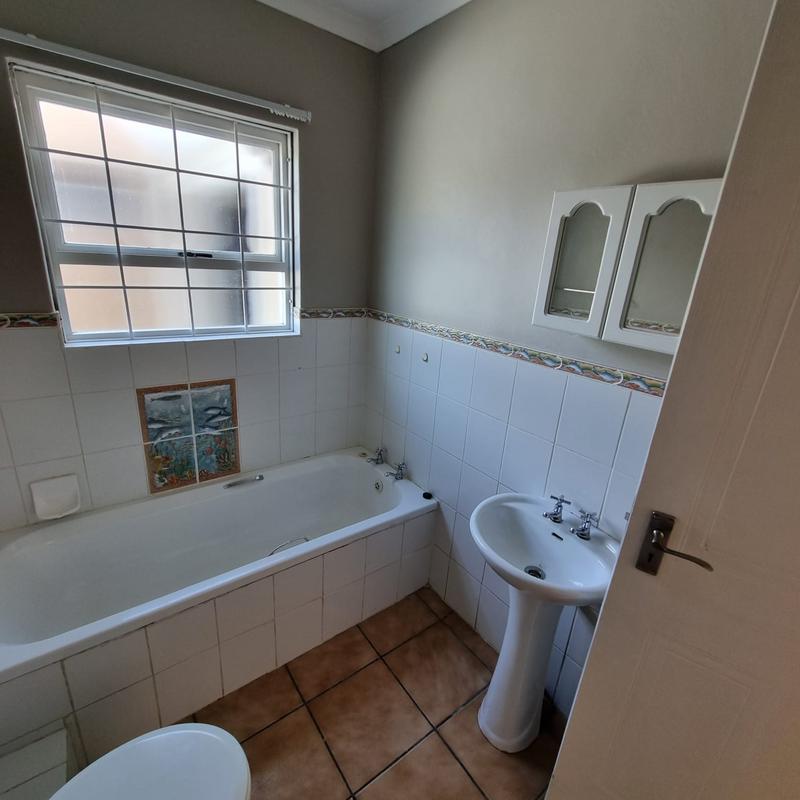 2 Bedroom Property for Sale in Guldenland Western Cape